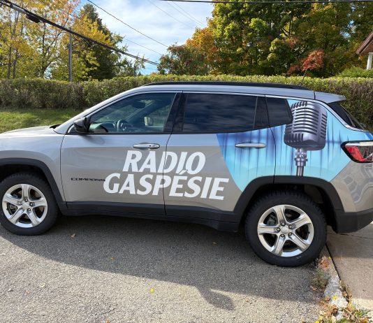 Jacques Henry à la rencontre des membres de Radio Gaspésie