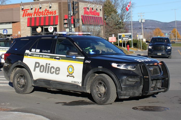 20251120_TG_Stock_PoliceSQVoiture