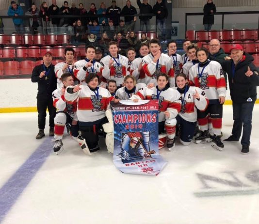 Les Bulldogs de la Gaspésie sont champions d’un tournoi provincial
