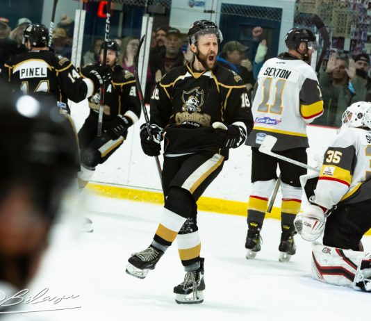 Les Corsaires de Forillon remportent la série contre les Vikings Le Rocher