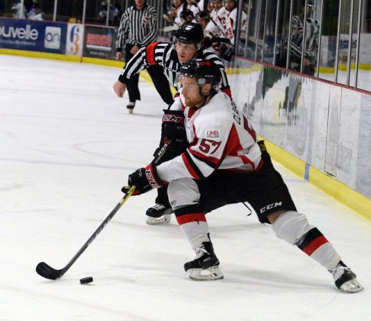 Une étape de plus dans la carrière du hockeyeur Clapperton