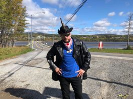 Cowboy Jay, candidat du parti rhinocéros