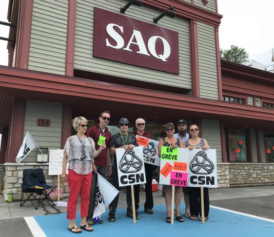 Les employés de la SAQ en grève