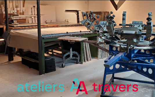 Découvrir les arts imprimés grâce aux Ateliers À Travers