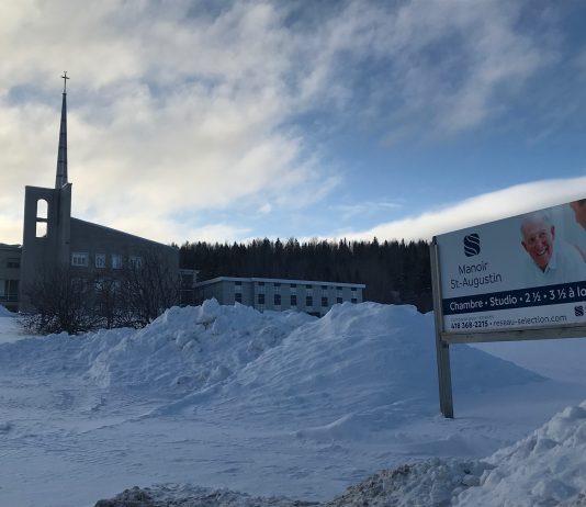 Des aînés de retour au manoir
