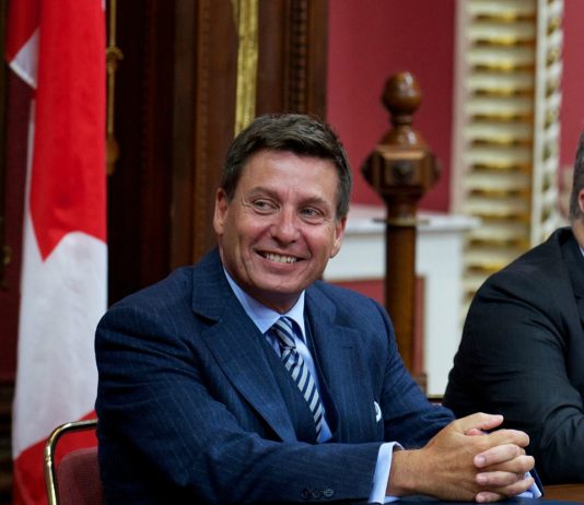 Pierre Moreau prolonge la période de consultations sur les règlements sur les hydrocarbures