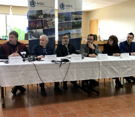 Population majoritairement favorable à Galt et Bourque