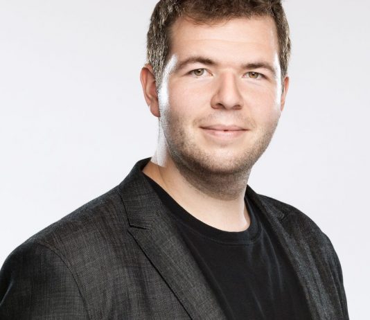 Dave Ferguson lance sa reprise de « Don’t stop believin »