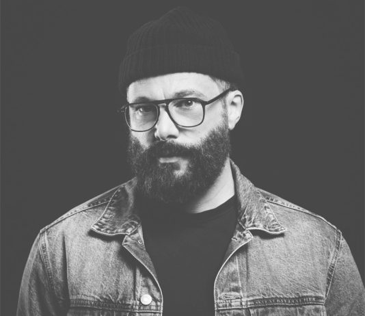 Tire le coyote en formule acoustique à Petite-Vallée